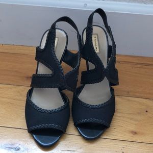 Worn one time for an event, good condition